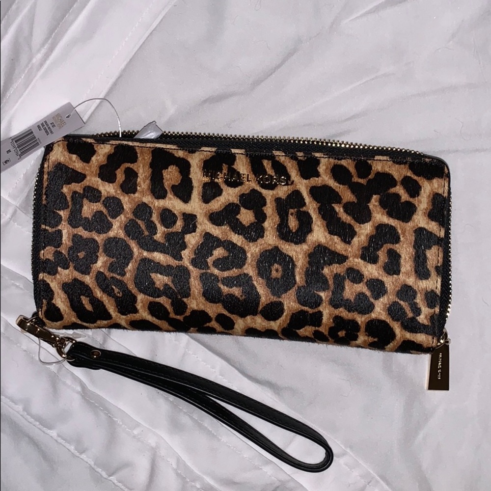 Micheal Kors jet set travel wallet